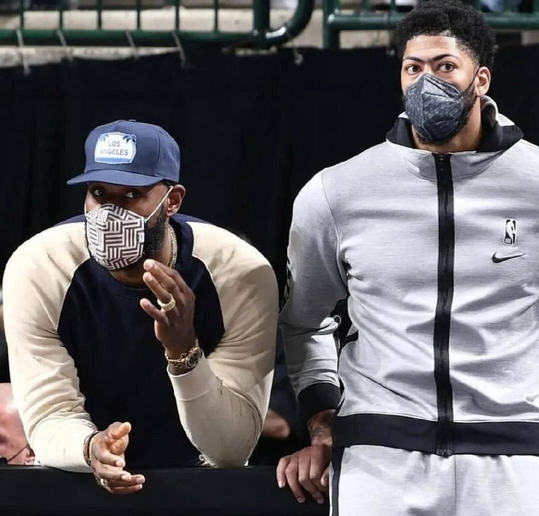 米兰体育官方网站-德甲赛程吃紧，迈阿密热火关键时刻止住颓势，气氛紧张，临场指挥获称赞