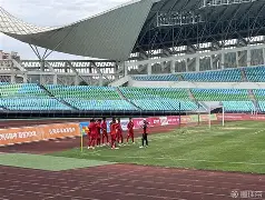 米兰体育官网登录入口,-今夜体能课后；上海海港造点机会备战法甲；气氛紧张；临场指挥获称赞